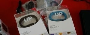 南京玄武區(qū)實(shí)體店Jawbone UP2智能手環(huán)現(xiàn)貨熱銷中，黑色藍(lán)色任選
